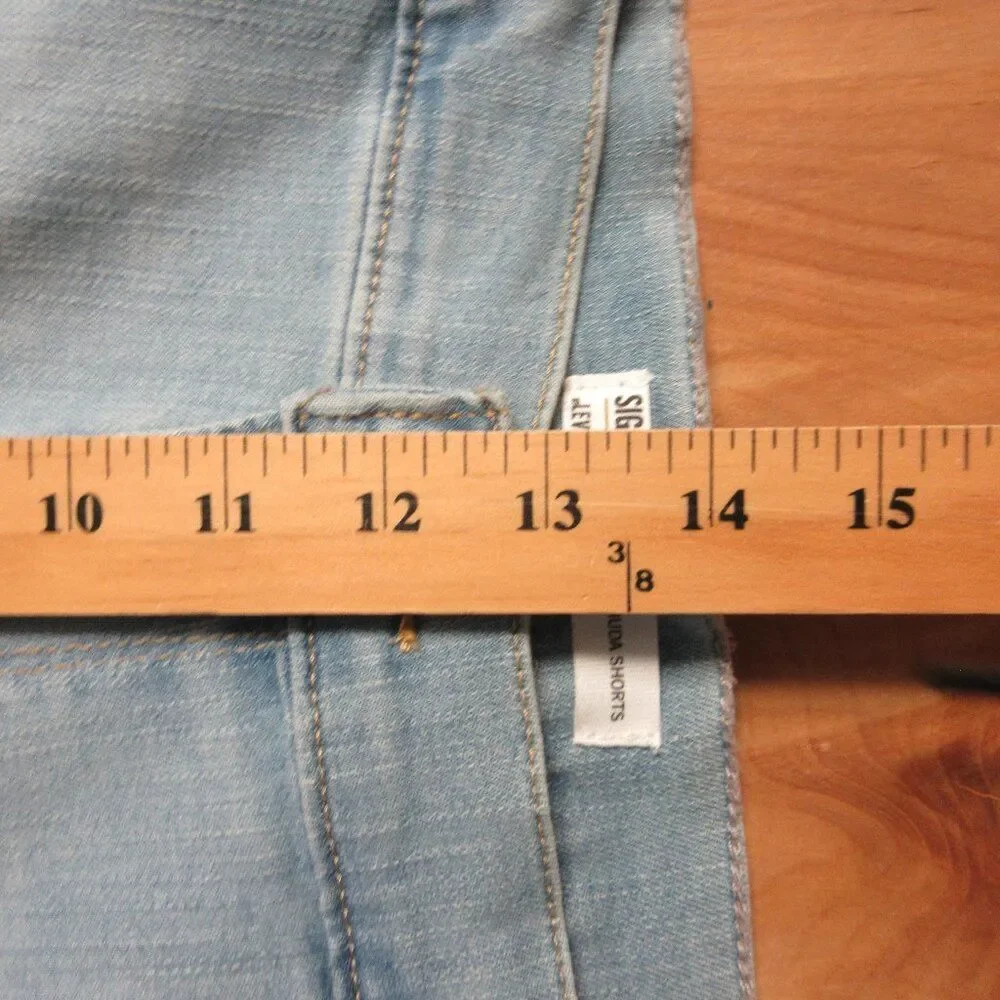 LEVI STRAUSS SIGNATURE GOLD Bermuda Jean Shorts Size 24 W37 Blue Denim Jorts NWT